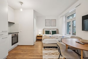 Desk, iron/ironing board, WiFi, bed sheets