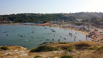 Una spiaggia nelle vicinanze