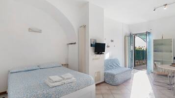 1 camera, ferro/asse da stiro, Wi-Fi, lenzuola