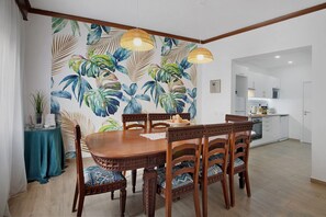 Dining - Grandma Tina’s Beach House (Armação de Pêra)