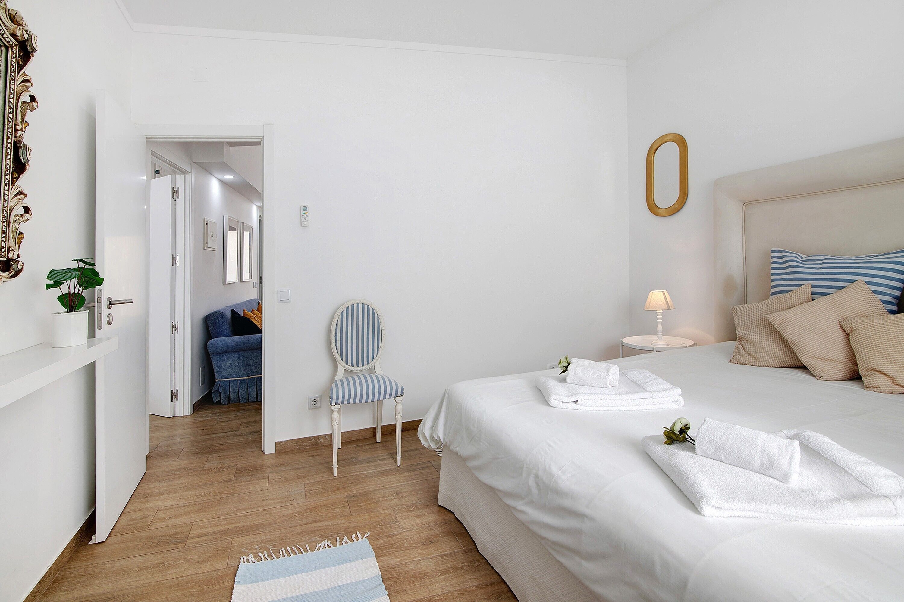 Iron/ironing board, WiFi, bed sheets