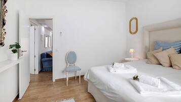 Iron/ironing board, WiFi, bed sheets