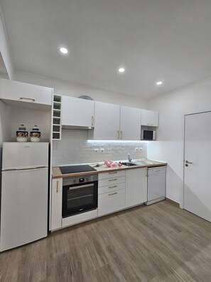 Private kitchen - Grandma Tina’s Beach House (Armação de Pêra)