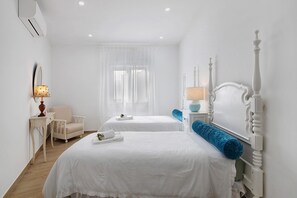 Iron/ironing board, WiFi, bed sheets - Grandma Tina’s Beach House (Armação de Pêra)