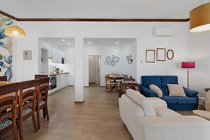 TV - Grandma Tina’s Beach House (Armação de Pêra)