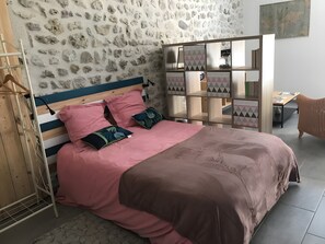 Fer et planche à repasser, Wi-Fi, draps fournis