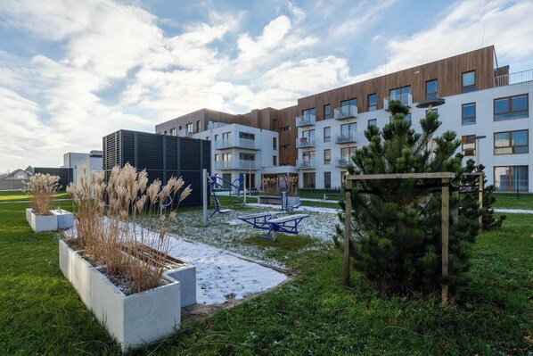 Property grounds - LET'S SEA 55 | Gąski | Elegant Apartment | Sea View | Sauna & Pool (Gąski)