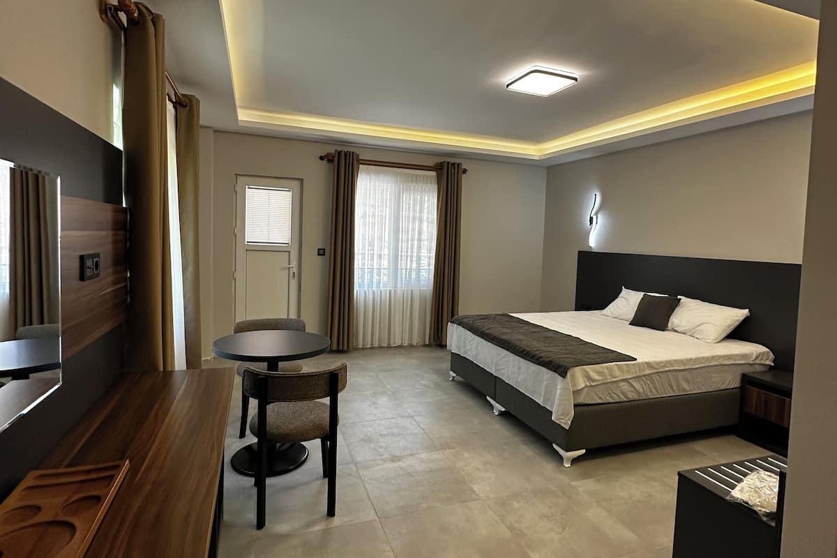 Double Room, Balcony | Desk, laptop workspace, free WiFi