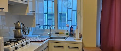 Basic Apartment | Private kitchen