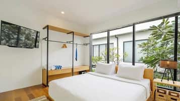 Een strijkplank/strijkijzer, wifi, beddengoed