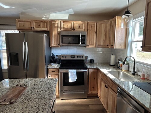 Luxury Escape in the City of Pleasant Living!