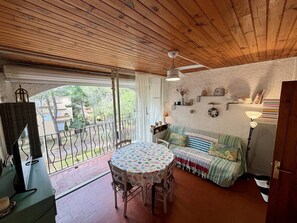 TV - Bright T2 Apartment - 200m from Beach, 4 pax (Argelès-sur-Mer)