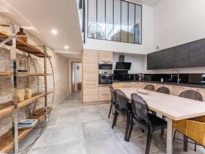 Fridge, microwave, oven, stovetop - Charming house in Bois-Plage-en-Ré, 4 bedrooms, high-end comfort (Le Bois-Plage-en-Ré)