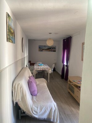 Living area - Holiday Home 'Nora' with Mountain View, Wi-Fi and Air Conditioning (Iznate)