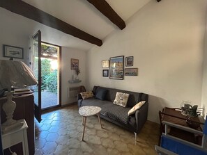 TV - T2 Mezzanine Villa, 5 ppl, 600m from beach. Pets allowed. (Saint-Cyprien)