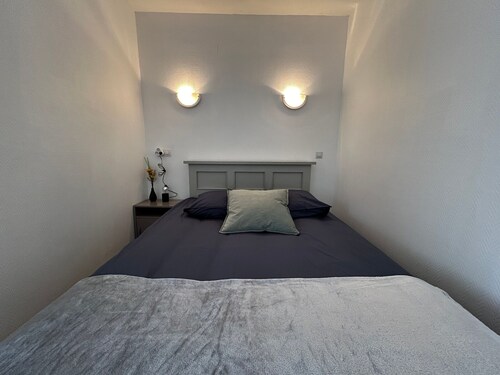 Cozy studio between downtown and thermal baths with WIFI