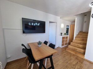 Dining - Charming apartment in L'Escala, near the port and beach (L'Escala)