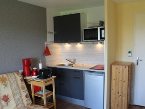 Interior - Apartment near Thermes with WiFi and pets allowed (La Roche-Posay)
