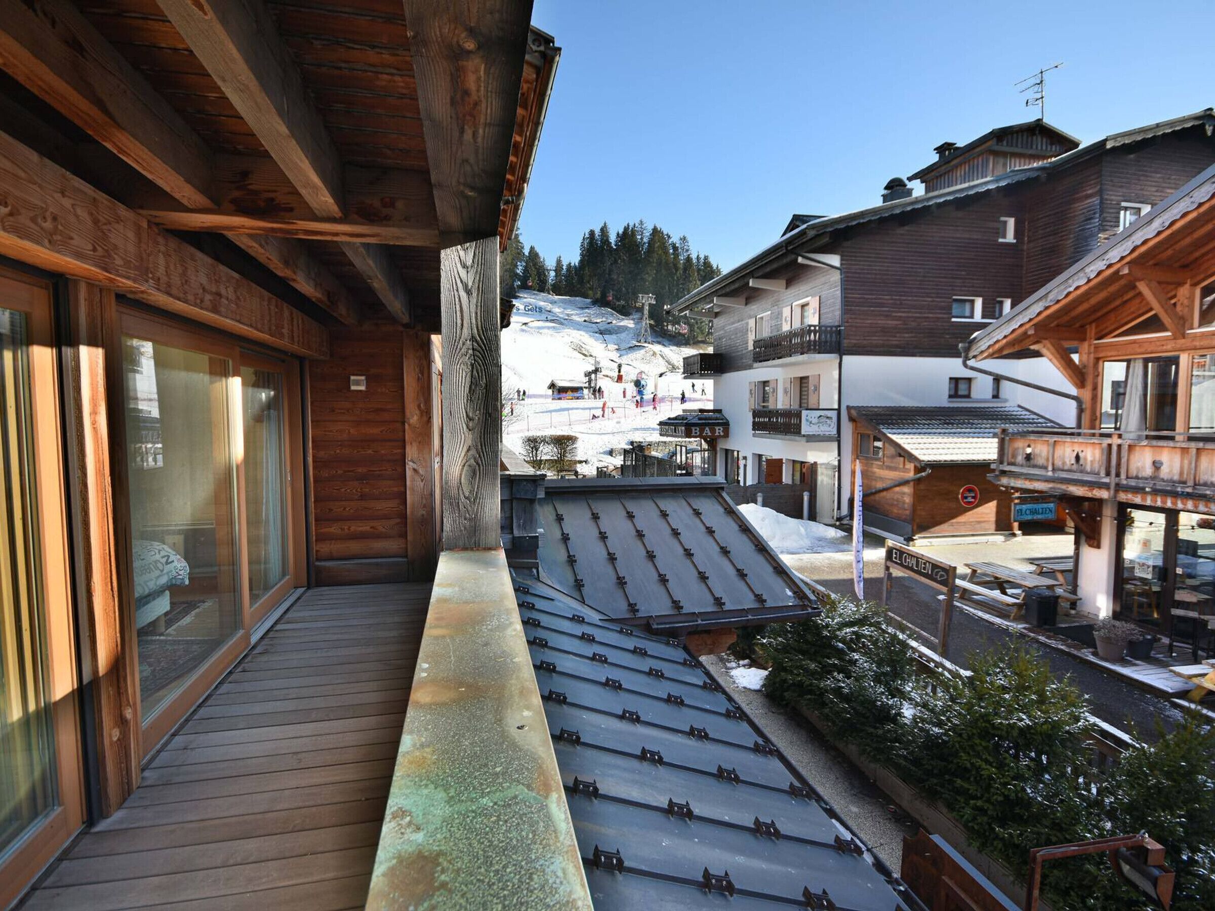 المنطقة المحيطة بالمنشأة