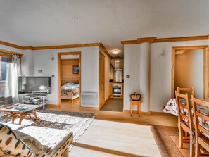 3 bedrooms, free WiFi - Splendid T4 + cabin for 8 pers in center with parking (Les Gets)