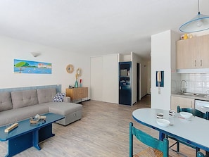 TV - T3 Apartment in Vieux-Boucau, 6 pers, terrace and parking (Vieux-Boucau-les-Bains)