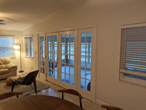 Tranquil, Riverfront 3-bedroom Tampa home near USF & Busch Gardens