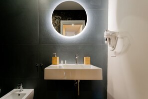 Shower, bidet - Wanderlust Experience | Lepre Marzolina (Bitonto)