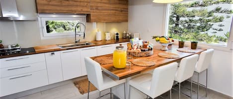 Luxury Villa, Sea View | Private kitchen