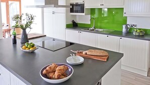 Ảnh chưa phân loại, 2 trong số 19 ảnh, nút