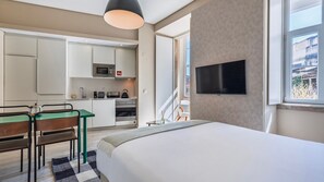 Iron/ironing board, travel cot, free WiFi, bed sheets - Carmo 43 | Apartment 100 (Lisboa)