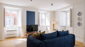 TV - Ando Living - Abrantes 10 House - 102 (Lisbon)