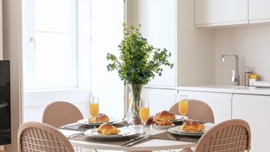 Dining - Douradores Townhouse - 201 (Lisboa)
