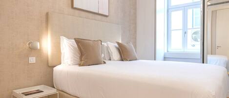 Tabla de planchar con plancha, cuna de viaje y wifi gratis