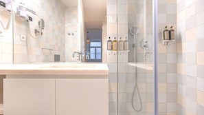 Hair dryer, towels - Ando Living - Douradores Townhouse - 203 (Lisboa)