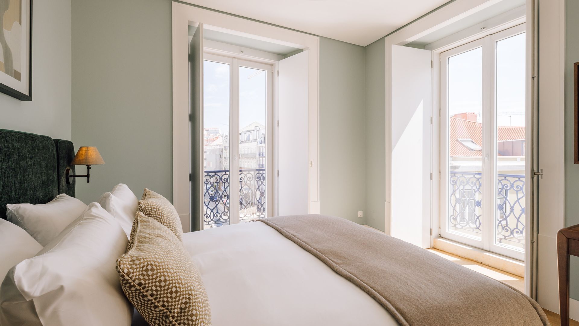 Bügeleisen/Bügelbrett, Reisekinderbett, kostenloses WLAN, Bettwäsche