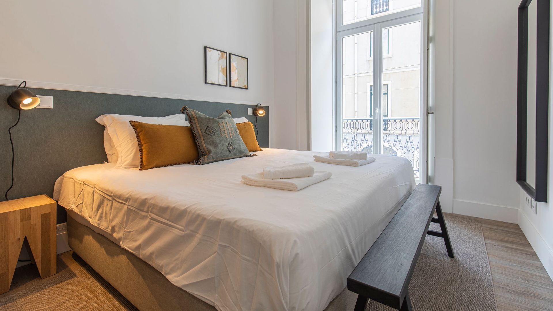 Bügeleisen/Bügelbrett, Reisekinderbett, kostenloses WLAN, Bettwäsche