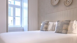 Bügeleisen/Bügelbrett, Reisekinderbett, kostenloses WLAN, Bettwäsche