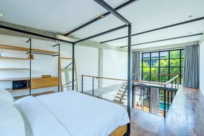 1 多间卧室、客房内保险箱、办公桌、熨斗/熨衣板