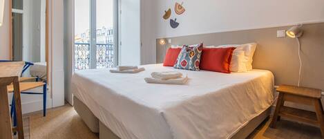 Fer et planche à repasser, lit de bébé portatif, accÚs au Wi-Fi (inclus)