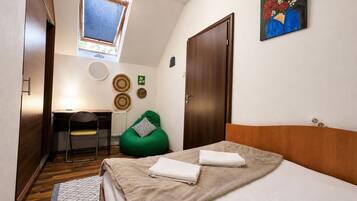 2 bedrooms, WiFi, bed sheets