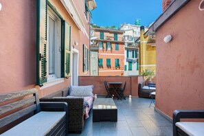 Outdoor dining - Roby's Flat – Central Location, Wi-Fi & Air Conditioning (Vernazza)