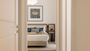 Een strijkplank/strijkijzer, reisbedje, gratis wifi, beddengoed