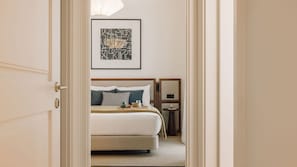 Een strijkplank/strijkijzer, reisbedje, gratis wifi, beddengoed