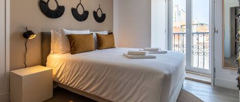 Fer et planche à repasser, lit parapluie, Wi-Fi gratuit, draps fournis