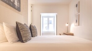 Iron/ironing board, travel cot, free WiFi, bed sheets - Ando Living - Douradores Townhouse - 501 (Lisboa)