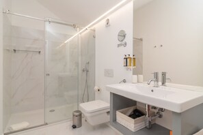 Hair dryer, towels - Santa Justa 77 Flats - 601 (Lisboa)