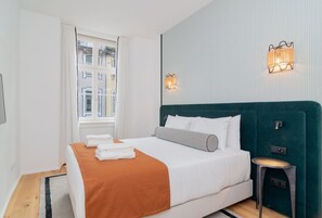 Iron/ironing board, travel cot, free WiFi, bed sheets - Santa Justa 77 Flats - 201 (Lisboa)