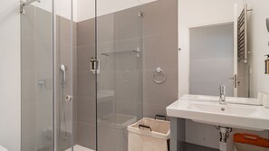 Hair dryer, towels - Santa Justa 77 Flats - 202 (Lisboa)