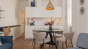Dining - Santa Justa 77 Flats - 202 (Lisboa)