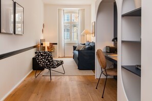 TV - Santa Justa 77 Flats - 301 (Lisboa)